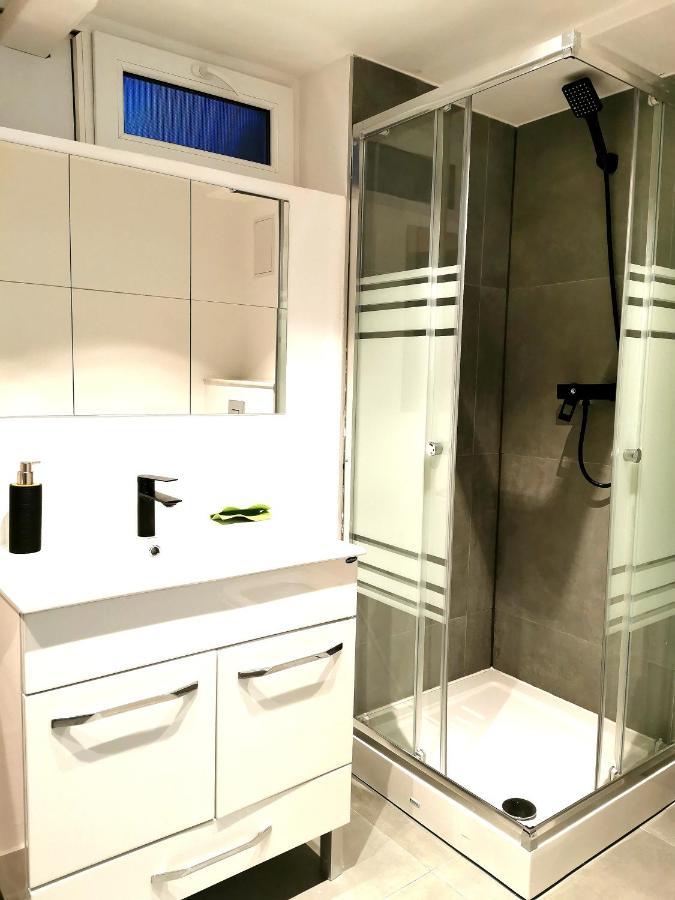Ferienwohnung Uranus Studio Piatra Neamţ Exterior foto
